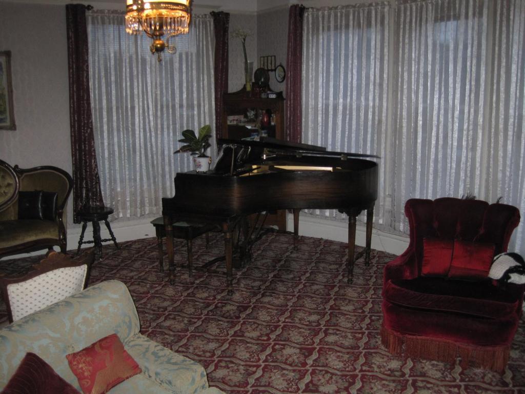 Mildred'S Bed & Breakfast Сіетл Екстер'єр фото